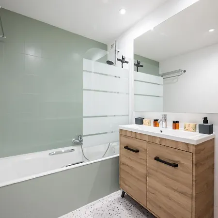 شقة Le Marni Avec Parking Prive مينتون